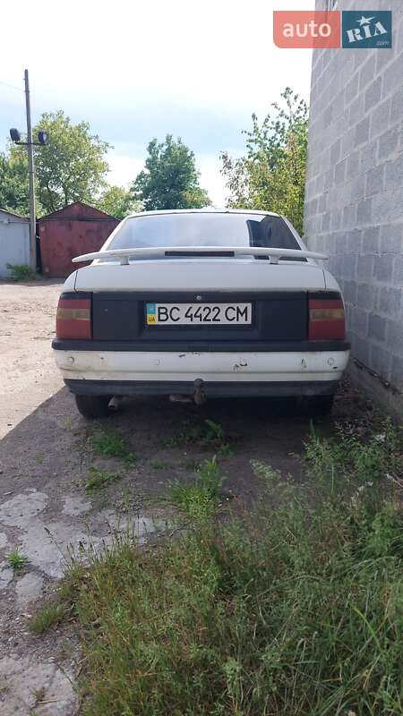 Седан Opel Vectra 1990 в Львове