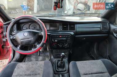 Седан Opel Vectra 1996 в 
