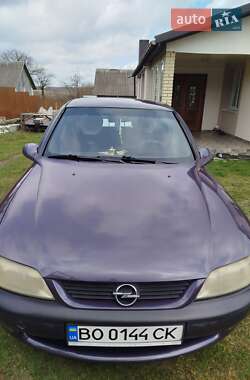 Лифтбек Opel Vectra 1997 в 