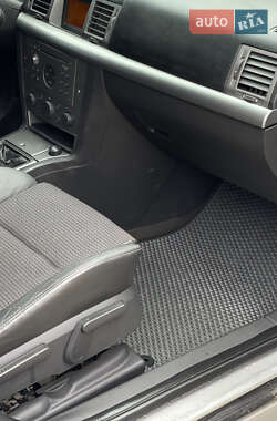 Лифтбек Opel Vectra 2003 в 