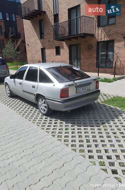 Лифтбек Opel Vectra 1992 в 