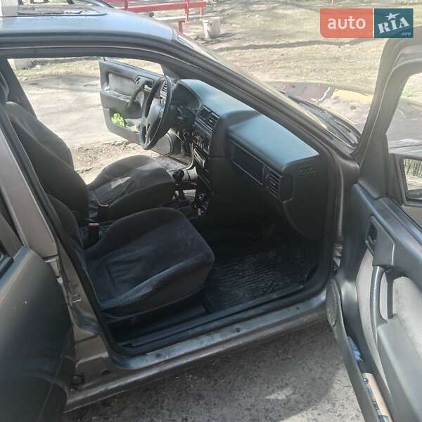 Седан Opel Vectra 1989 в Белой Церкви