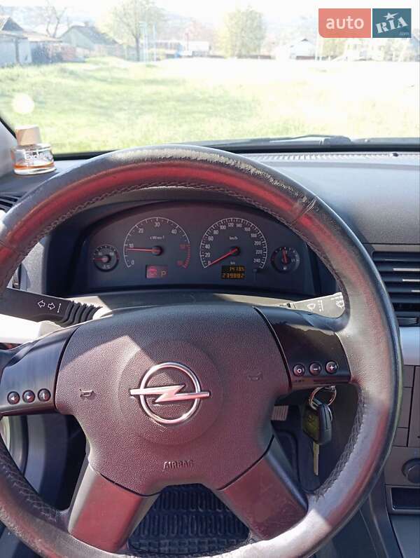 Седан Opel Vectra 2004 в Могилев-Подольске фото 14 Седан Opel Vectra 2004 в Могилев-Подольске