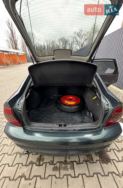 Лифтбек Opel Vectra 2000 в 