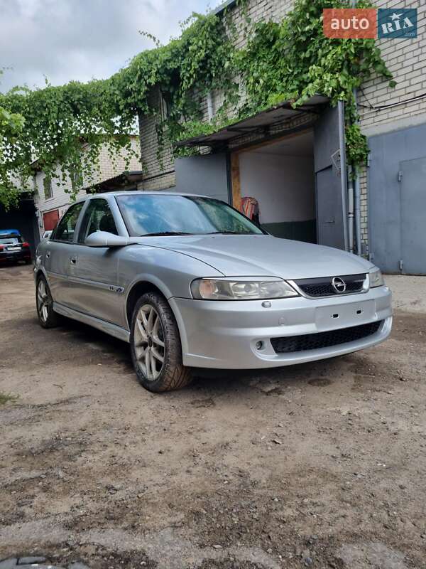 Седан Opel Vectra 1999 в Харькове