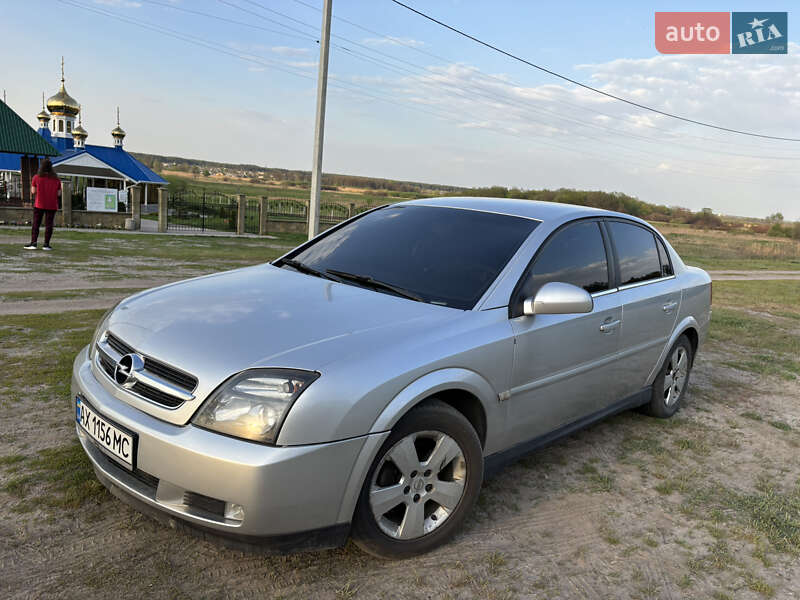 Седан Opel Vectra 2004 в Змиеве