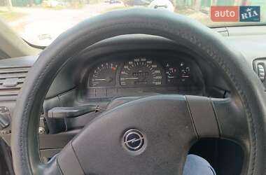 Лифтбек Opel Vectra 1989 в 
