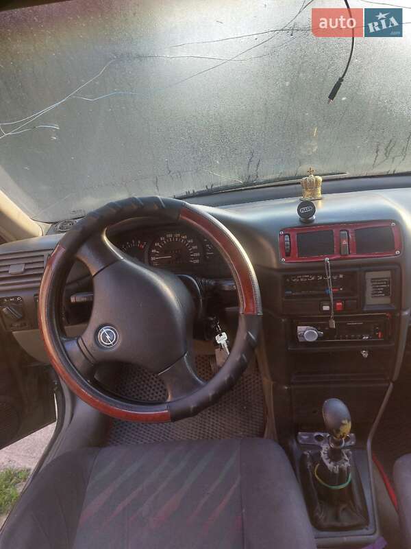 Седан Opel Vectra 1990 в Одессе