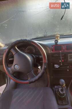 Седан Opel Vectra 1990 в 