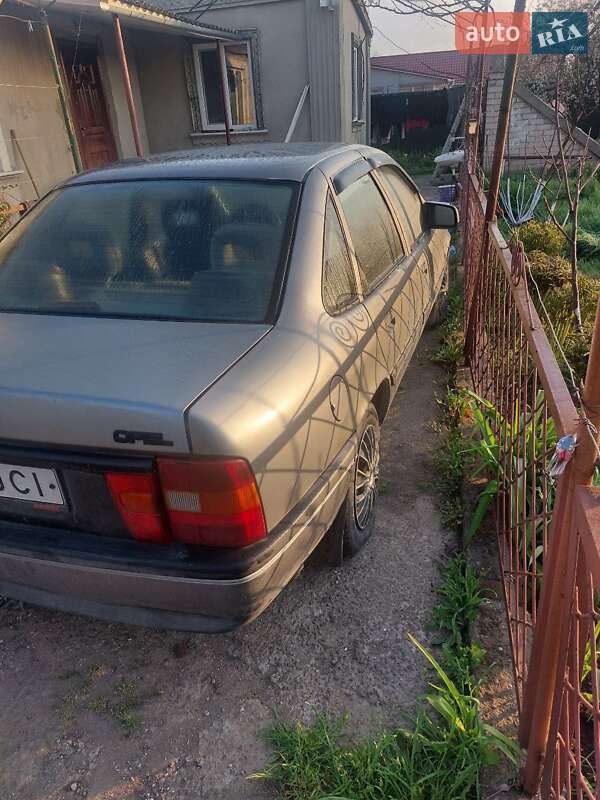 Седан Opel Vectra 1990 в Одессе