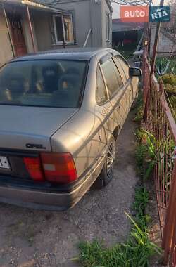 Седан Opel Vectra 1990 в 