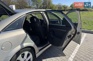 Лифтбек Opel Vectra 2005 в 