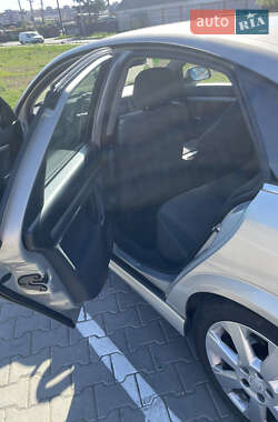 Лифтбек Opel Vectra 2005 в 
