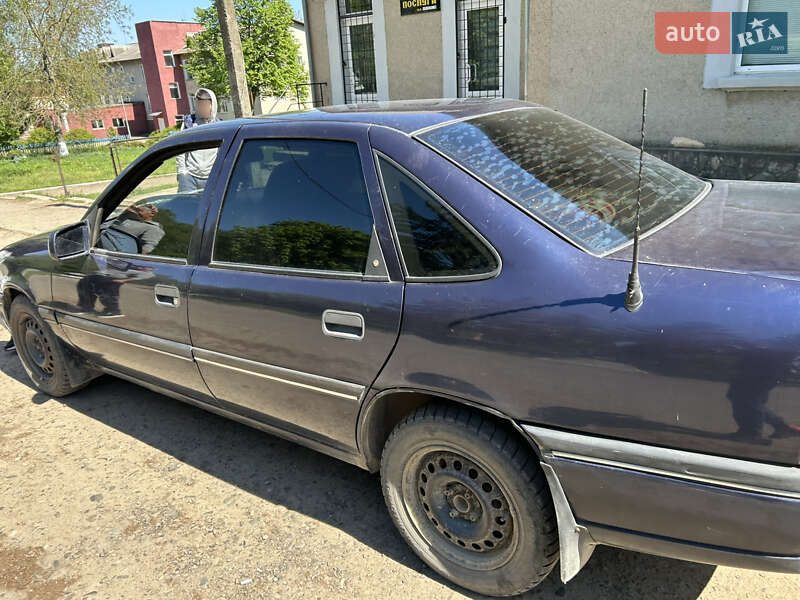 Седан Opel Vectra 1995 в Кицмани