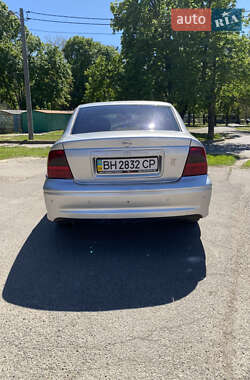 Седан Opel Vectra 2000 в 