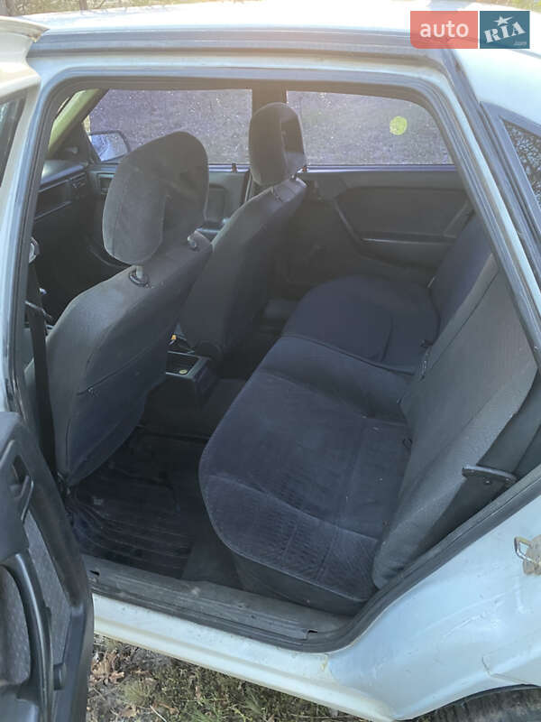 Седан Opel Vectra 1995 в Березному