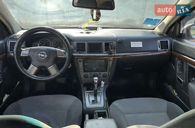 Седан Opel Vectra 2004 в 
