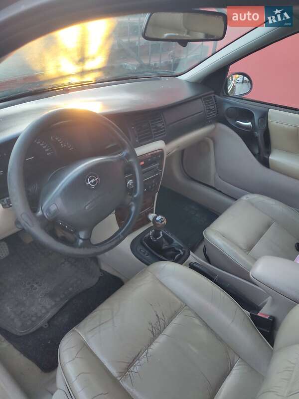 Седан Opel Vectra 2001 в Львові