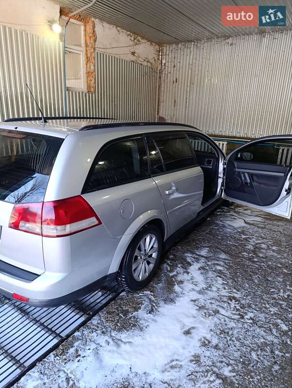 Универсал Opel Vectra 2004 в Черновцах