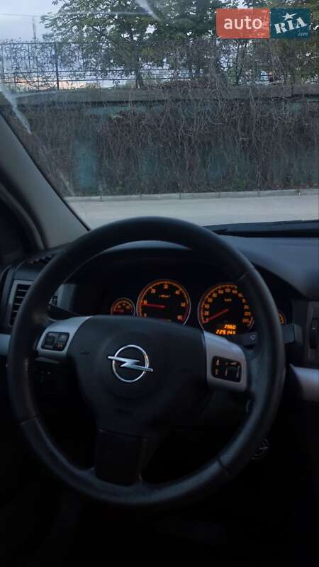 Універсал Opel Vectra 2004 в Дніпрі