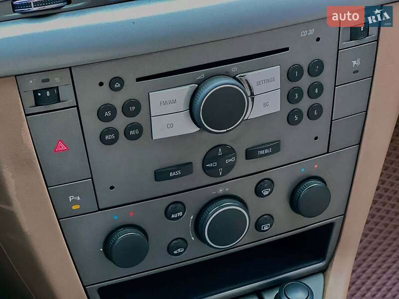 Лифтбек Opel Vectra 2006 в Горишних Плавнях