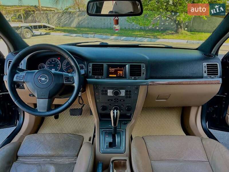 Лифтбек Opel Vectra 2006 в Горишних Плавнях