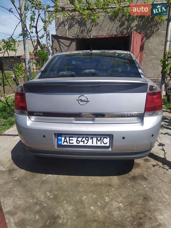 Седан Opel Vectra 2004 в 