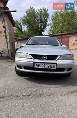 Лифтбек Opel Vectra 2000 в 