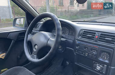 Седан Opel Vectra 1989 в 
