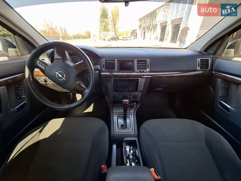 Седан Opel Vectra 2004 в Миколаєві