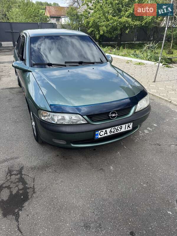 Лифтбек Opel Vectra 1999 в 