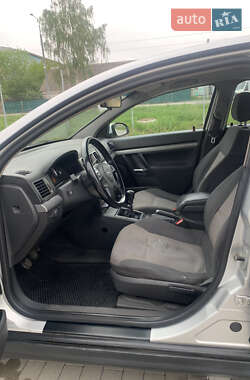Седан Opel Vectra 2005 в 