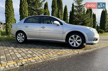 Седан Opel Vectra 2005 в 