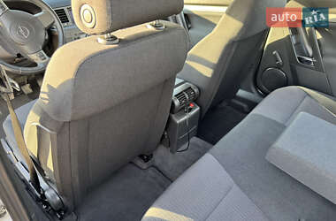 Седан Opel Vectra 2005 в 