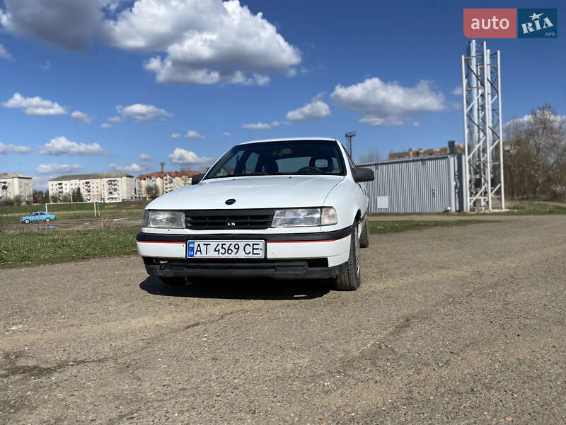 Лифтбек Opel Vectra 1992 в Коломые
