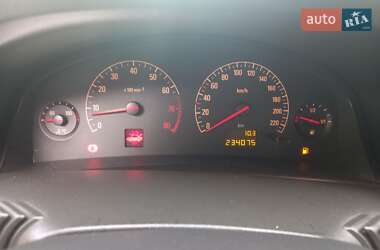 Седан Opel Vectra 2002 в 