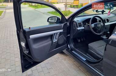 Лифтбек Opel Vectra 2003 в 