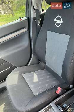 Седан Opel Vectra 2005 в 