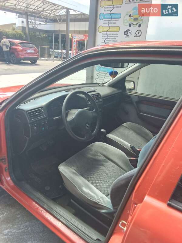 Лифтбек Opel Vectra 1991 в Беляевке