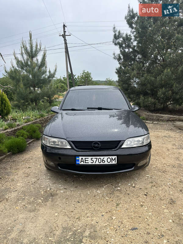 Седан Opel Vectra 1996 в Ямполі