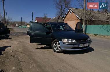 Седан Opel Vectra 1998 в Вінниці