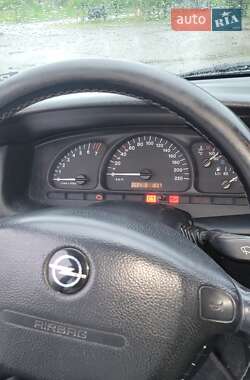 Седан Opel Vectra 2000 в 