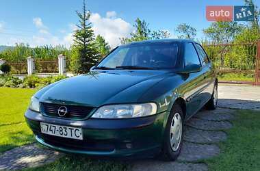 Седан Opel Vectra 1996 в Стрию