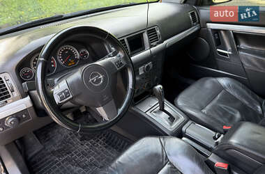 Седан Opel Vectra 2005 в 