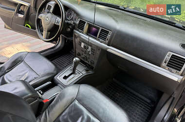 Седан Opel Vectra 2005 в 