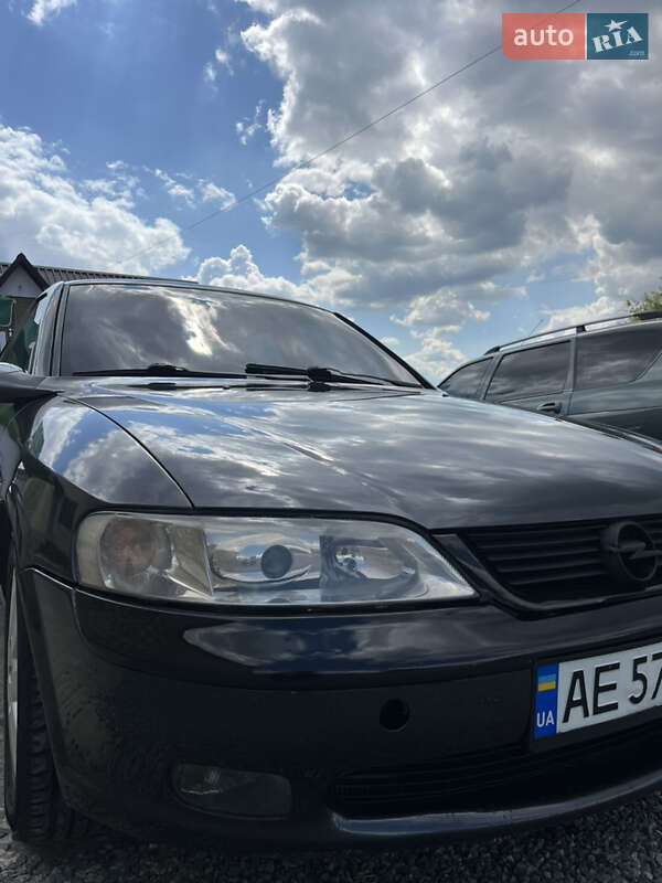 Седан Opel Vectra 1996 в Ямполі