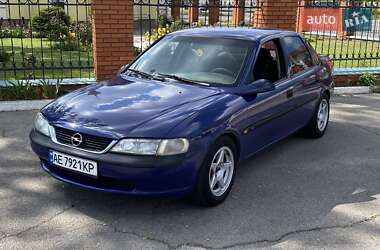 Седан Opel Vectra 1996 в Днепре