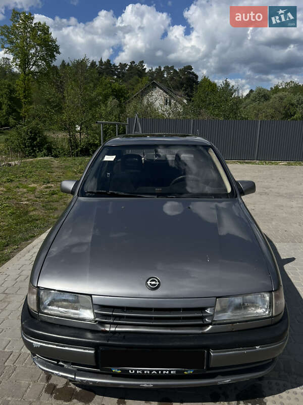 Седан Opel Vectra 1992 в Яворове