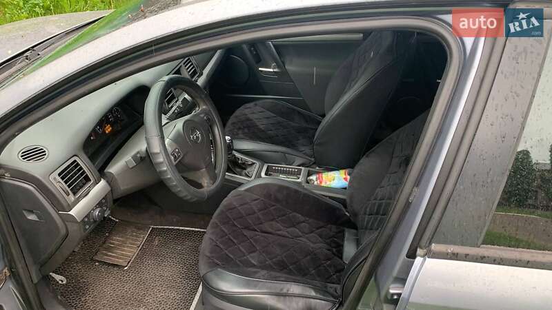 Седан Opel Vectra 2006 в Борзне