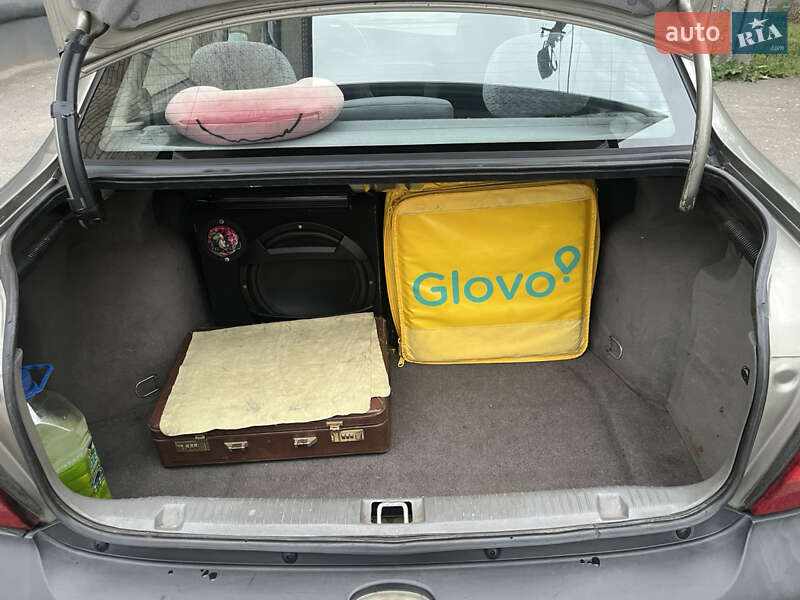 Седан Opel Vectra 1996 в Днепре